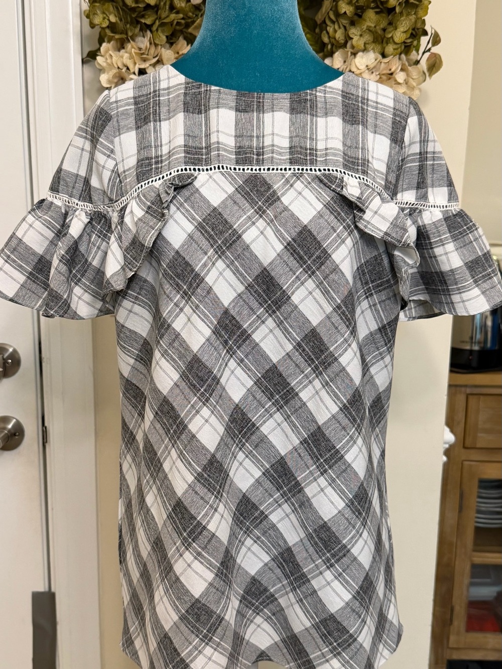 Sunday in Brooklyn Gray & White Plaid Top Sz Medium